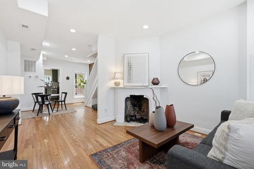 1823 Gales St Ne, WASHINGTON, DC, 20002-7213 | Card Image