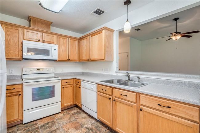 Kitchen | Image 15