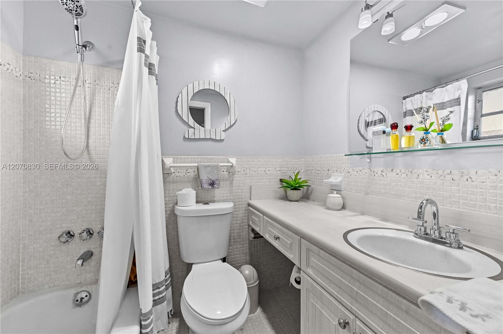 Residential in Hallandale Beach 4