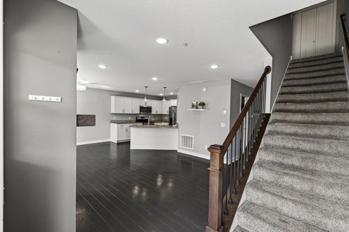 11184 69th St Ne, Albertville, MN, 55301-4580 | Card Image