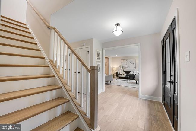 9051 Laurel Hill Ct, House other with 5 bedrooms, 4 bathrooms and null parking in VIENNA VA | Image 4