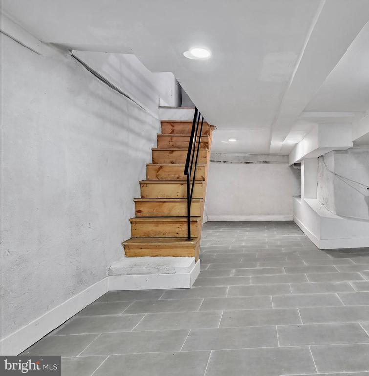 Residential in PHILADELPHIA 4