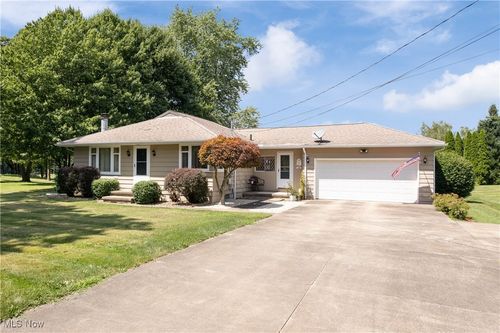 1961 Dennis Dr, Akron, OH, 44312-5441 | Card Image