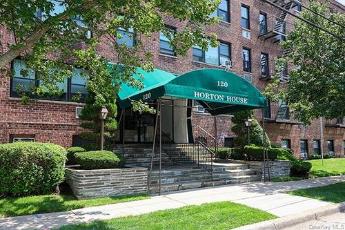 c2-120 Horton Hwy, Mineola, NY, 11501-3914 | Card Image