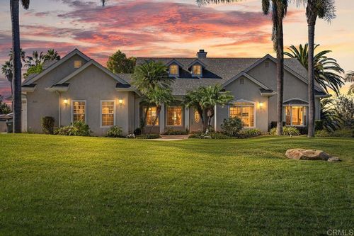 2511 Entrada Ave, Vista, CA, 92084-7913 | Card Image