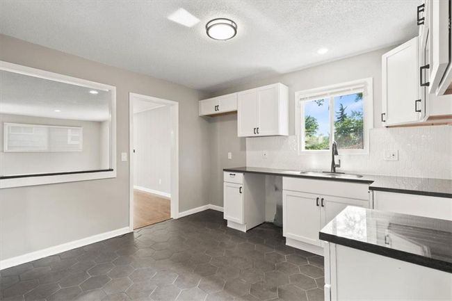9741 Walnut St, House other with 3 bedrooms, 2 bathrooms and null parking in Kansas City MO | Image 9