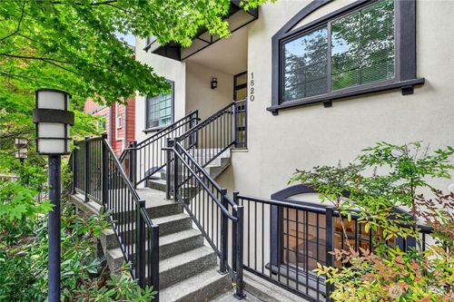 101-1820 24th Ave, Seattle, WA, 98122-3079 | Card Image
