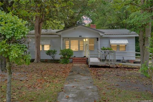 1006 James St, Elizabethtown, NC, 28337-9352 | Card Image