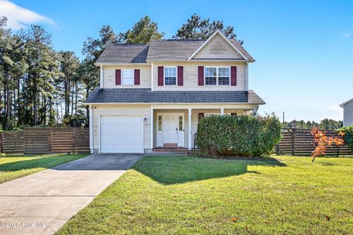 203 Reef Ln, Richlands, NC, 28574-8350 | Card Image