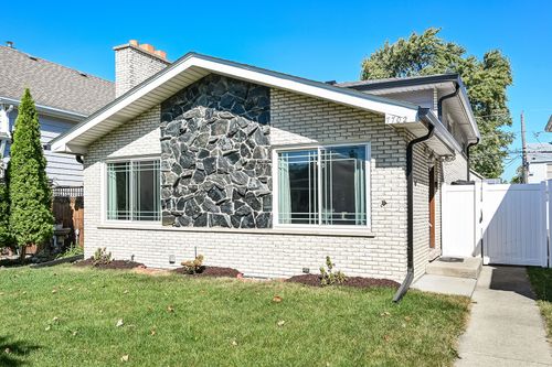 7702 W 66th St, Bedford Park, IL, 60501-1908 | Card Image