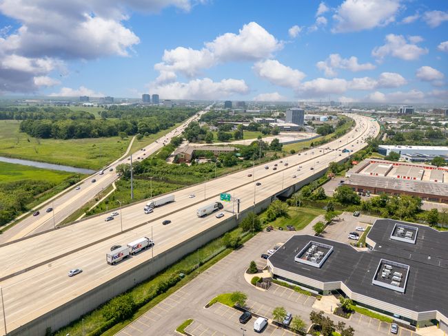 APT-214 - 5550 Astor Ln, Condo with 2 bedrooms, 1 bathrooms and 2 parking in Rolling Meadows IL | Image 26