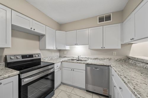 2060-2060 Romford Ln, Memphis, TN, 38119-6828 | Card Image