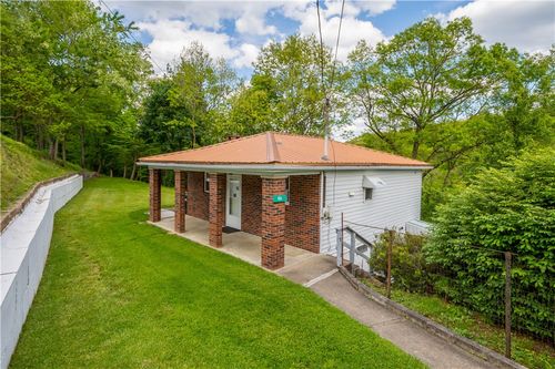 1511 Ridge St, Coraopolis, PA, 15108-3045 | Card Image