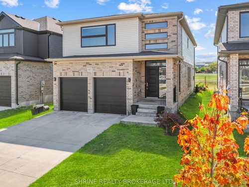 {{alt}} | Card Image