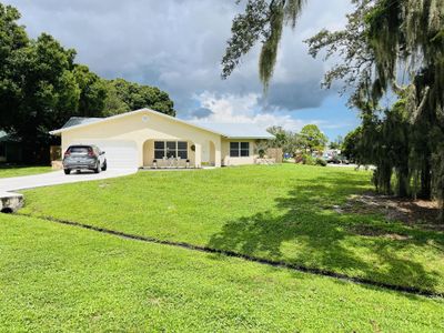 781 Se Evans Avenue, House other with 3 bedrooms, 2 bathrooms and null parking in Port St Lucie FL | Image 1