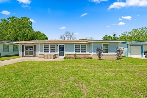 1308 Rose Ave, Cleburne, TX, 76033-7659 | Card Image