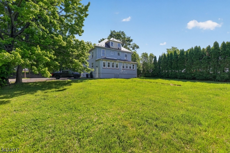 Residential in Phillipsburg Town 4