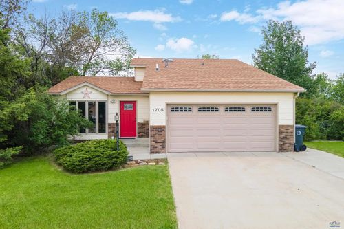 1705 Copperdale Dr, Rapid City, SD, 57703-4782 | Card Image