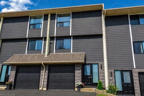 18-135 Chalmers St S, Cambridge, ON, N1R6M2 | Card Image