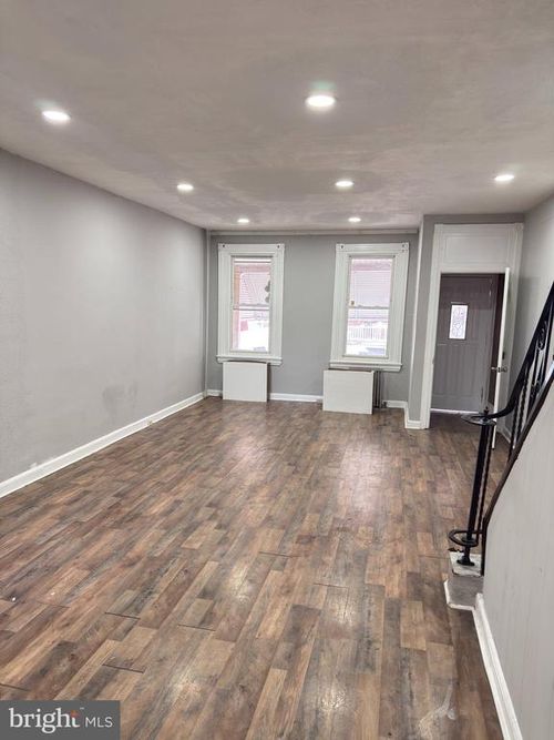 249 E Oak St, NORRISTOWN, PA, 19401-4044 | Card Image