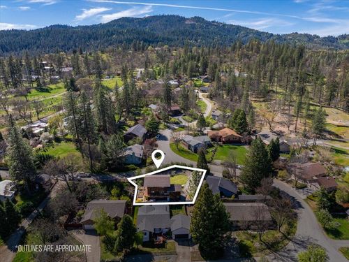 181 Hanover St, Weaverville, CA, 96093-8081 | Card Image