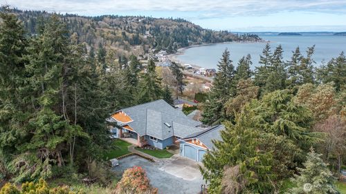 1107 Puesta Del Sol Ave, Camano Island, WA, 98282-5502 | Card Image