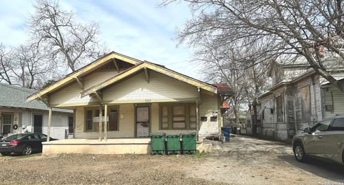 737 Porter St, San Antonio, TX, 78210-2472 | Card Image