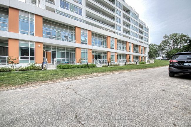 402 - 10 Wilby Cres, Condo with 2 bedrooms, 2 bathrooms and 1 parking in York ON | Image 35