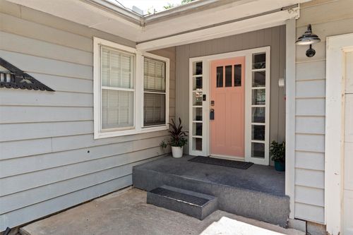 414 W Doyle St, Granbury, TX, 76048-2426 | Card Image