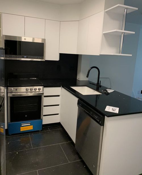 811-1189 Howe St, Vancouver, BC, V6Z2X4 | Card Image