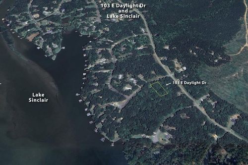 103 E Daylight Dr, Eatonton, GA, 31024-7226 | Card Image