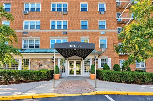 5g-151-35 84th St, Howard Beach, NY, 11414-1823 | Card Image