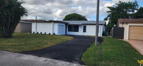 8633 N Sutton Dr, Miramar, FL, 33025-2549 | Card Image