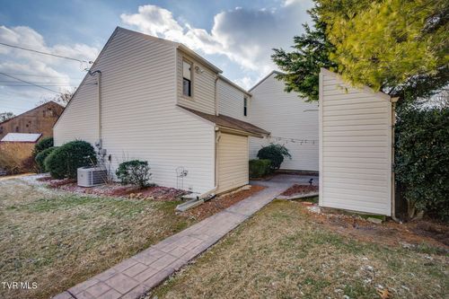 1000 Lisa Dr, Church Hill, TN, 37642-3025 | Card Image