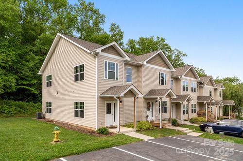 31 Cherry Laurel Ln, Swannanoa, NC, 28778-8313 | Card Image