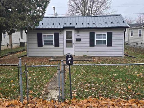 227 E 11th St, Jonesboro, IN, 46938-1616 | Card Image