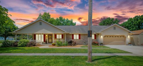 401 N Walnut St, OAKLAND, IL, 61943-7178 | Card Image