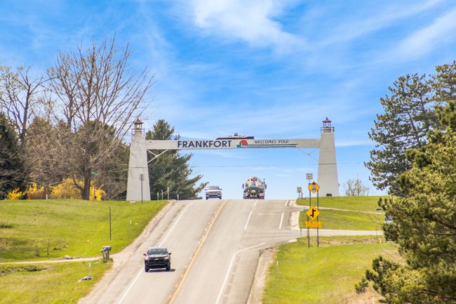 1693 Elm Rd, House other with 3 bedrooms, 4 bathrooms and null parking in Frankfort MI | Image 17