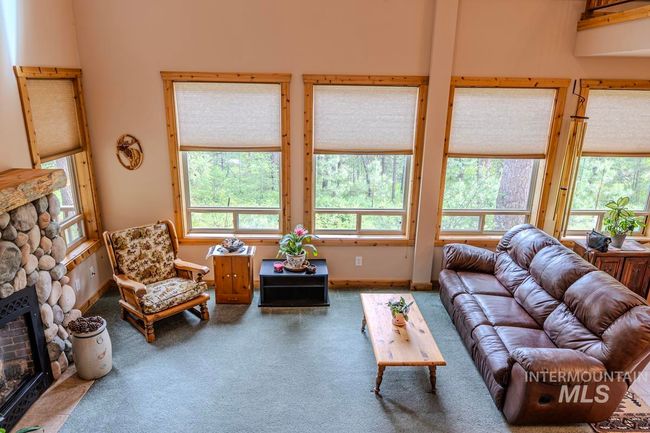 6 Three Point Rd, House other with 4 bedrooms, 3 bathrooms and 2 parking in Cascade ID | Image 8