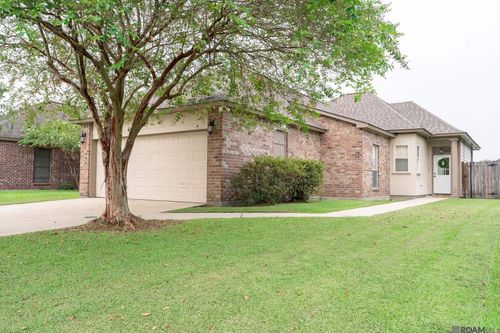 8977 Lake Mist Dr, Baton Rouge, LA, 70810-0358 | Card Image
