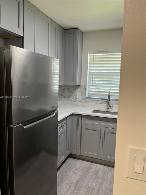 apt-25-2134 Lincoln St, Hollywood, FL, 33020-3964 | Card Image