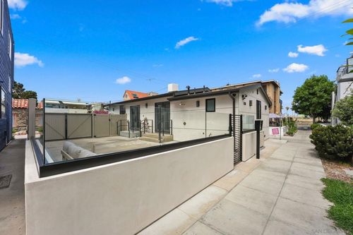 838 Portsmouth Ct, San Diego, CA, 92109-7112 | Card Image