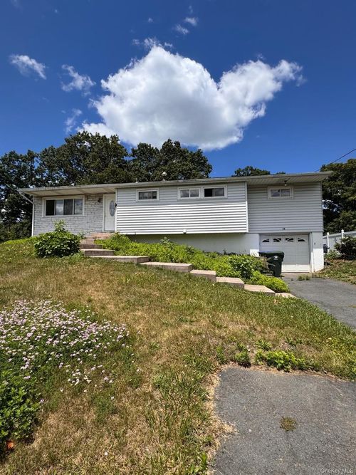 26 Stony Run Rd, Newburgh, NY, 12550-2831 | Card Image