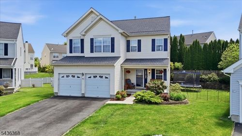 814 Mary Cir, Stewartsville, NJ, 08886-2624 | Card Image