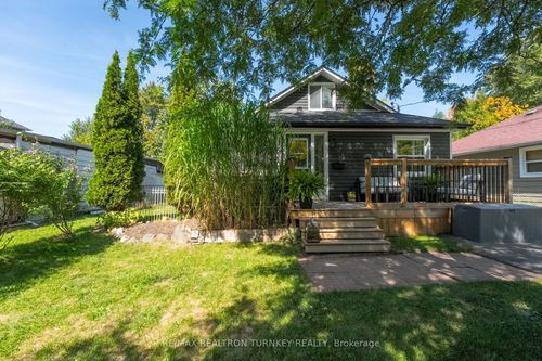 137 Cooks Bay Dr, Keswick, ON, L4P2M2 | Card Image