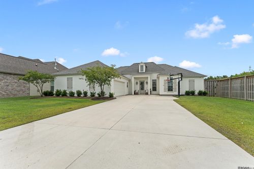 581 White Egret Dr, Saint George, LA, 70810-7424 | Card Image