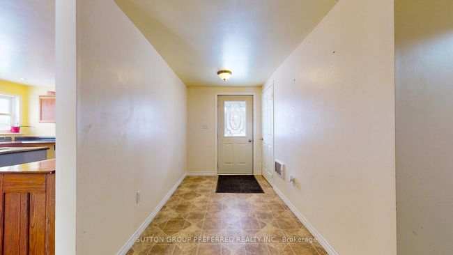 53768 Vienna Line, Home with 5 bedrooms, 2 bathrooms and 10 parking in Port Burwell ON | Image 7