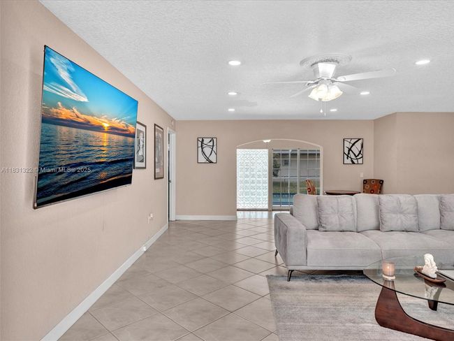 8970 Johnson St, House other with 3 bedrooms, 2 bathrooms and null parking in Pembroke Pines FL | Image 6