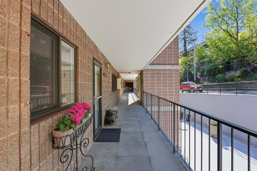 136 E Rockbood Blvd, Spokane, WA, 99202 | Card Image