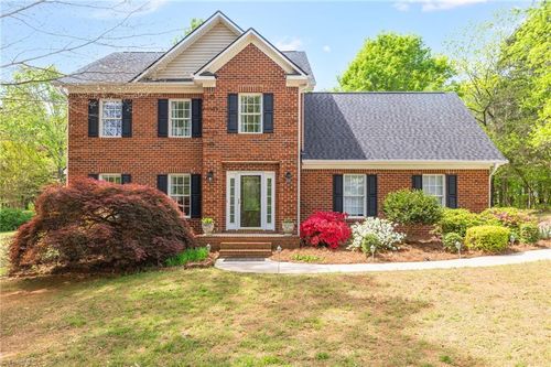 8193 Oak Creek Dr, Stokesdale, NC, 27357-9387 | Card Image